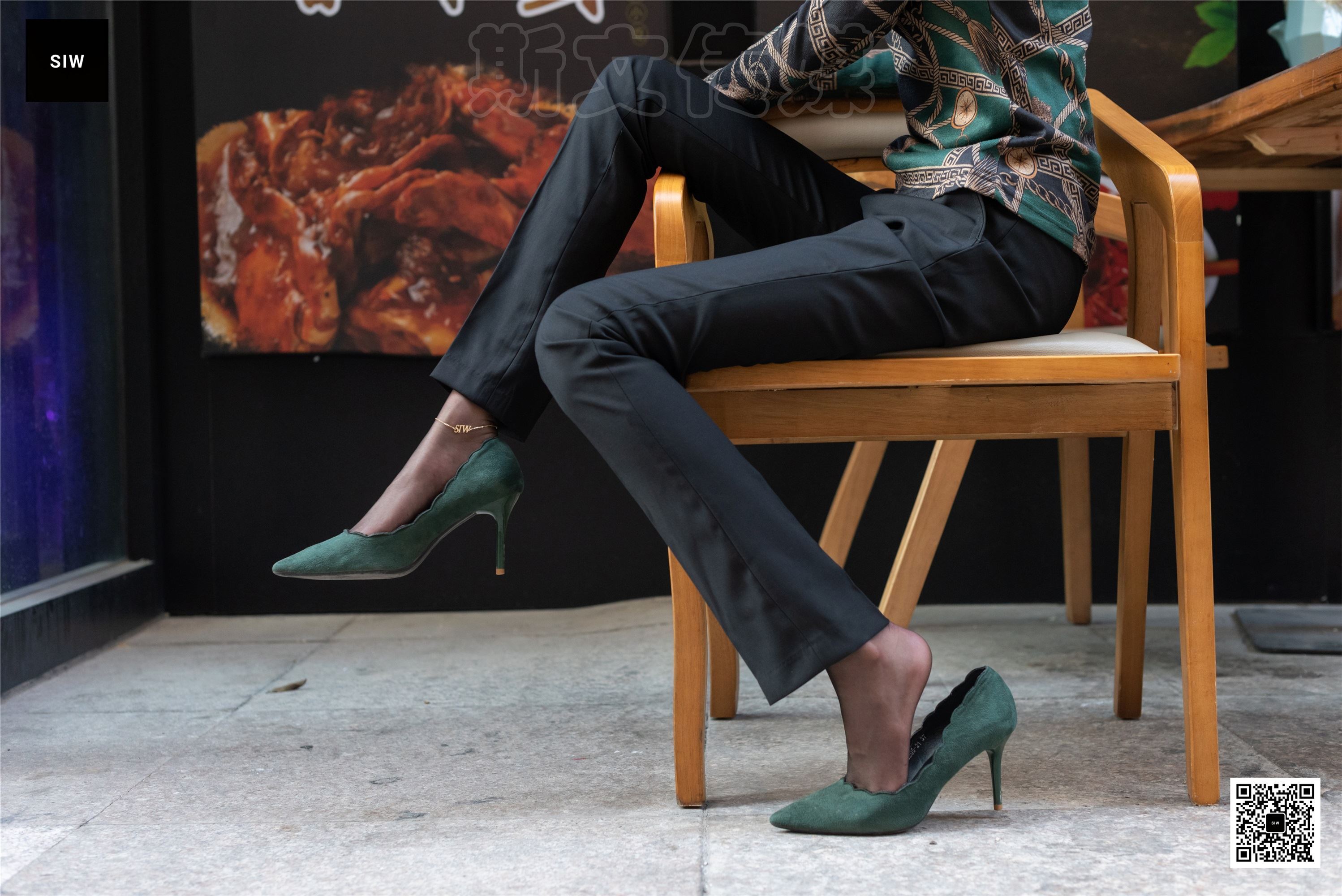 SIW斯文传媒 063 欧版翠绿印花高领长袖打底衫 - 新芳